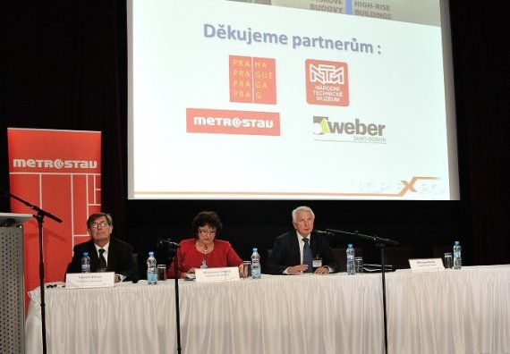 zleva arch. Bitnar, ing. Veselá, prof. Pavlík
