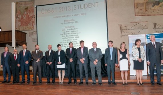 Předávající ČDS student