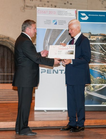 Titul ČDS 2013 z rukou ministra dopravy pro Pragoprojekt