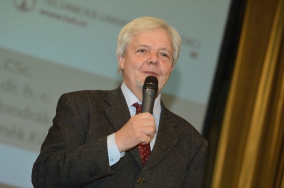 prof. hrdlicka dekan cvut