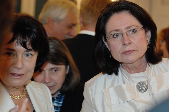 c27 zprava mirka nemcova  rut bizkova a eva sykova