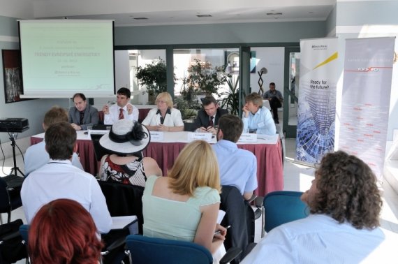 Probíhající diskuse