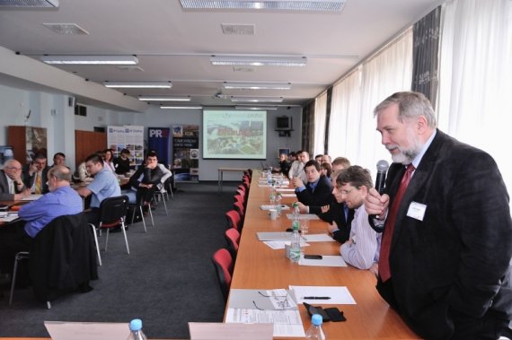 Karel Kabele, vedoucí Katedry technických zařízení budov, FS ČVUT v Praze při diskusi