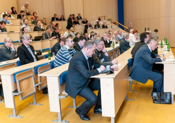 1. náměstek primátora Plzně Martin Zrzavecký mezi posluchači