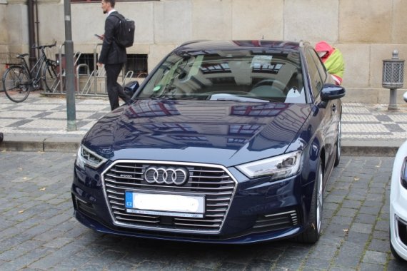 27 Audi A3 e-tron