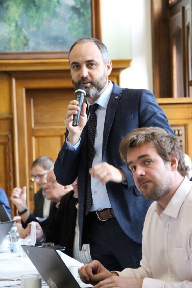 19 patrik reichl behem diskuze