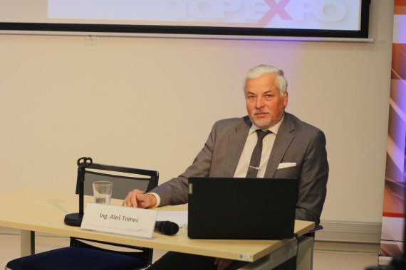 15 ales tomec otevira 2. konferencni blok
