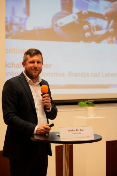 37b roboti v brandyse