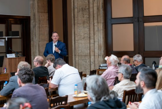 16 Libor Hladík PRE - diskuse