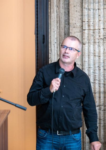 27 Zdeněk Vrba - MW University