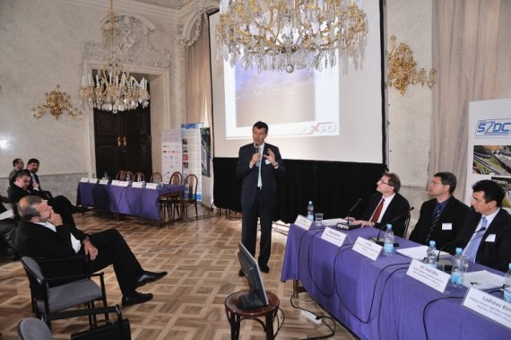 Diskutující Oldřich Vlasák, místopředseda Evropského parlamentu