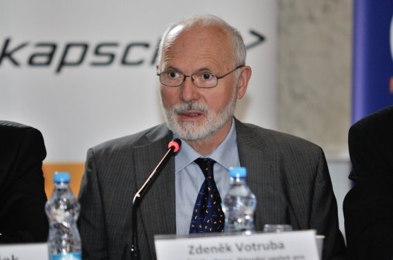 Blok moderuje Zdeněk Votruba, FD ČVUT v Praze, Národní spolek pro e mobilitu a podporu moderních technologií