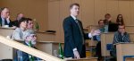 proděkan FEL Zdeněk Peroutka během diskuse