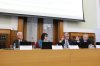 10 uvodni paneliste behem diskuze