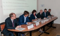 zleva: Ladislav Dvořák (ČS), Petr Palička (PENTA), Miloslava Veselá (TOP EXPO), Petr Klauda (SIEMENS), Jan Šámal (KONE), Jaroslav Vích (ENVIROS)